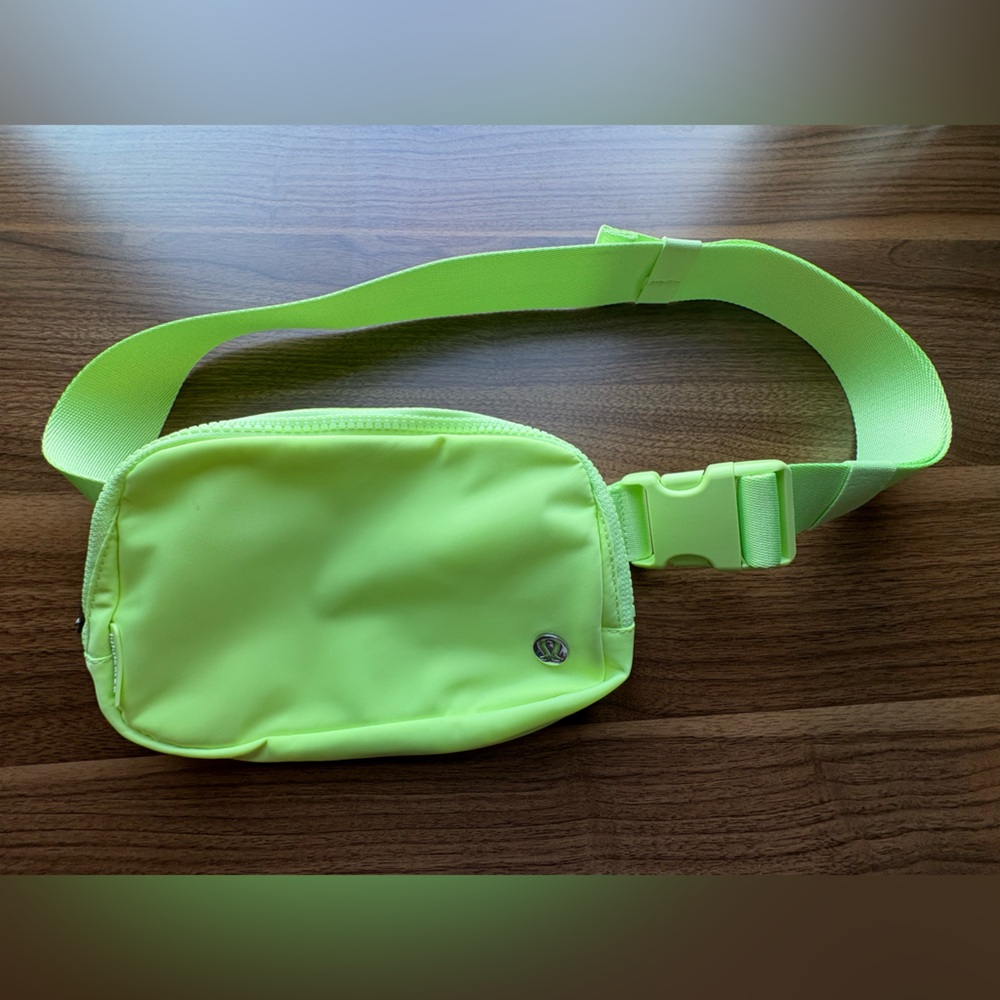 Lululemon Everywhere Belt Bag 1L
